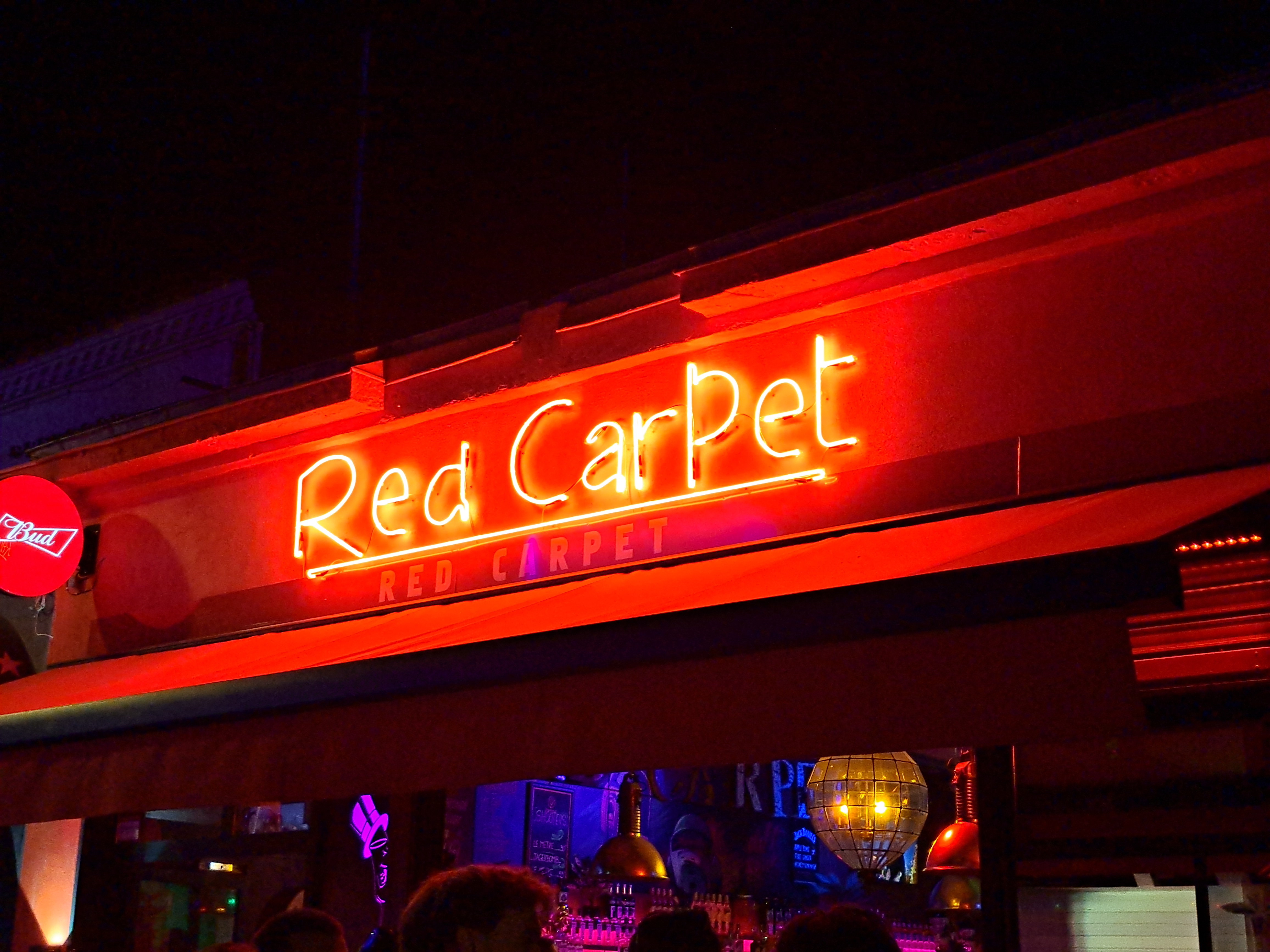 Enseigne néon traditionnelle Red Carpet